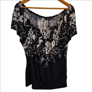 White House Black Market Black and White Floral Blouse Scoop Neck